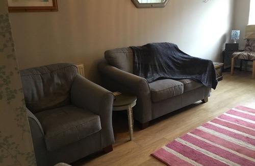 Porthleven Cottage | Cosy 2 bedroom cottage. Parking and sunny garden. 3 mins from beautiful harbour.