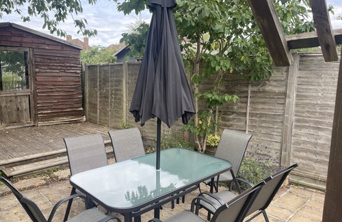 Godstone Cottage | Cosy 2 bedroom cottage in pretty Godstone Village on the North Downs in Surrey