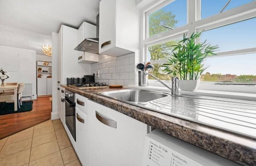 Canning Town South Apartment | Cosy 2 Bedroom Flat in Canning Town London Excel with Free Parking