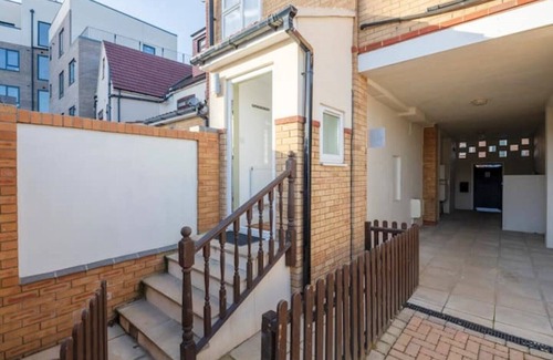 East Ham South Apartment | Cosy 2 Bedroom Flat in East Ham, Close to Excel