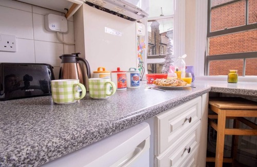 City of Westminster Condo | Cosy 2-Bedroom Apartment in Mayfair 8CB - 4th floor no lift