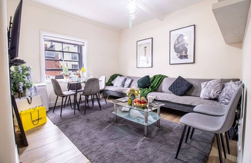 City of Westminster Condo | Cosy 2-Bedroom Apartment in Mayfair 8CB - 4th floor no lift