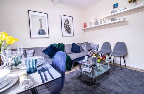 City of Westminster Condo | Cosy 2-Bedroom Apartment in Mayfair 8CB - 4th floor no lift