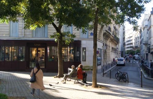 16th Arrondissement Apartment | Cosy 2 room 50m2 Parisian classic flat - Passy, 16th arrondissement, near Eiffel Tower