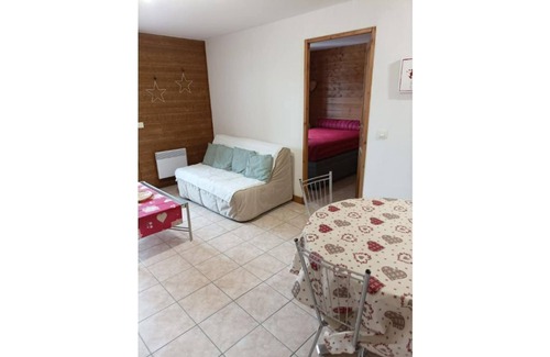 Flumet Apartment | Cosy 2-room apartment with mountain-view balcony