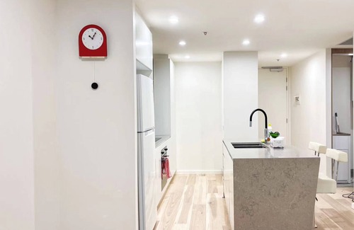 Braddon Apartment | Cosy 2b2ba apt near to Canberra Centre, ANU, free parking spot