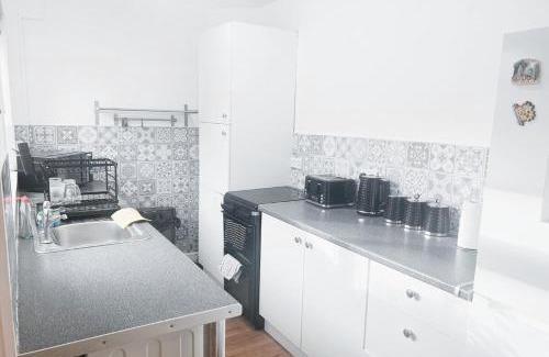 Newark upon Trent Apartment | Cosy 2BR House on Quiet Street