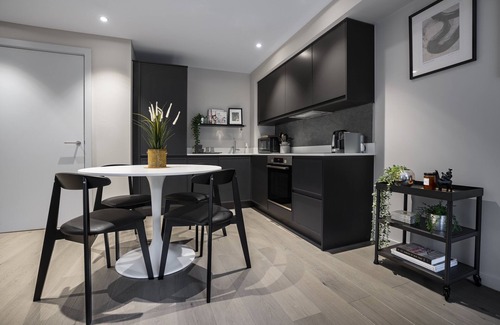 Backbarrow Apartment | Cosy 2BR in Backbarrow Perfect for Small Groups
