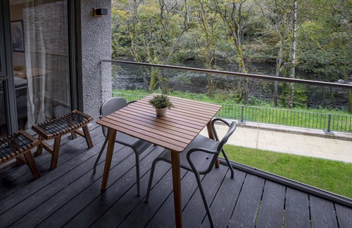 Backbarrow Apartment | Cosy 2BR in Backbarrow Perfect for Small Groups
