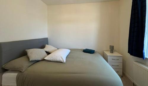Uxbridge House | Cosy 3 Bed Home in Scenic Denham with Quick Heathrow & London Links