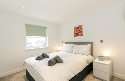Bicester Apartment | Cosy 3 Bedroom Home Next to Bicester Village!