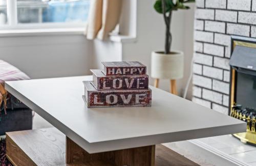 Hull House | Cosy 3-bedroom house, garden, fast wi-fi, 6 mins walk to Hull fair, 4 mins drive to MKM stadium perfect for Contractors, Families, HRI hospital locum staff and corporate guests