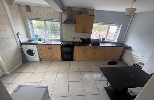 Smethwick House | Cosy 3 Bedroom in Birmingham