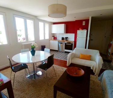 Nogent-le-Rotrou Apartment | Cosy 3 pièces dernier étage ultra lumineux avec Netflix à 5 minutes à pied de la gare