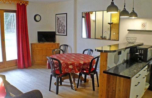 Samoens Apartment | Cosy 3-Room Apartment with Pools, Terrace, and Forest View in Samoëns