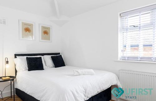 Woodthorpe Apartment | Cosy 4BR Home - Near City Hospital, Sherwood, Clinton Market, QMC & City Centre - Sleeps 8