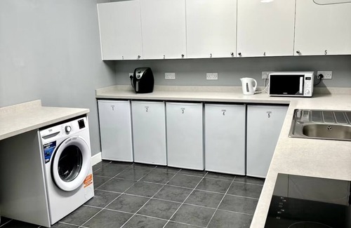 Greenford Broadway House | Cosy 5 EnSuite House Near Heathrow Airport