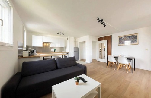 Bras de Fer Apartment | Cosy accommodation 2 minutes from Evry station