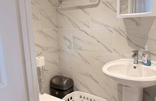 Palmers Green Apartment | Cosy Adorable 1 Bedroom Studio in London