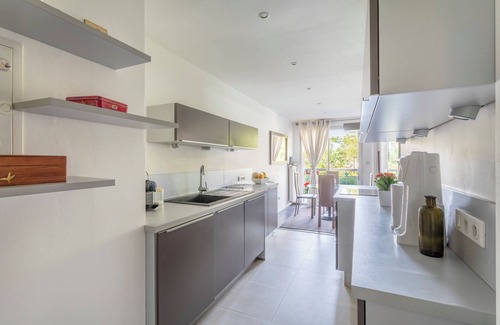 8th Arrondissement Apartment | Cosy air-conditioned T3 in Marseille - Swimming pool& terrace