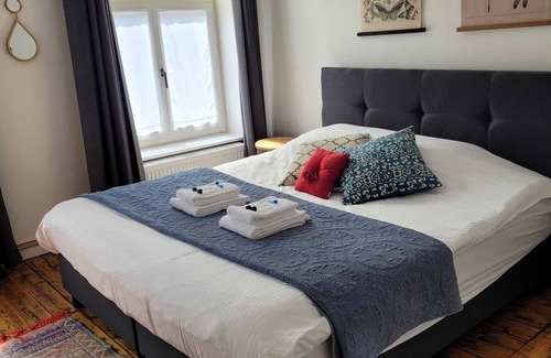 Historical Center Bruges Bed & Breakfast | Cosy and historical house/rooms in center Bruges with sunny city garden.