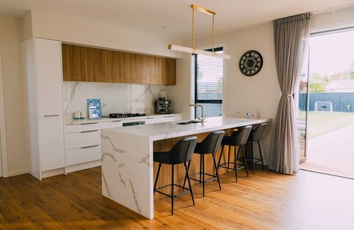 Blenheim House | Cosy and Modern spacious home