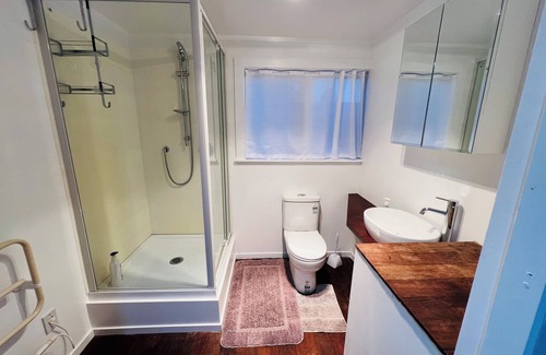 Trentham Apartment | Cosy and Peaceful Private Guest House