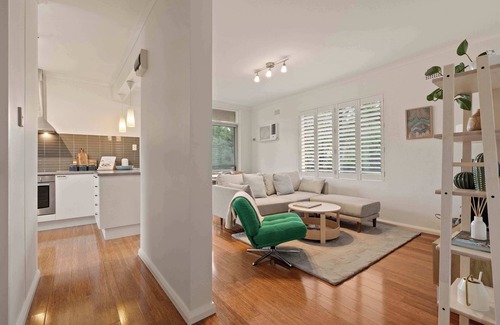 Rose Bay Apartment | Cosy and Quiet Walk to Beach and Harbor