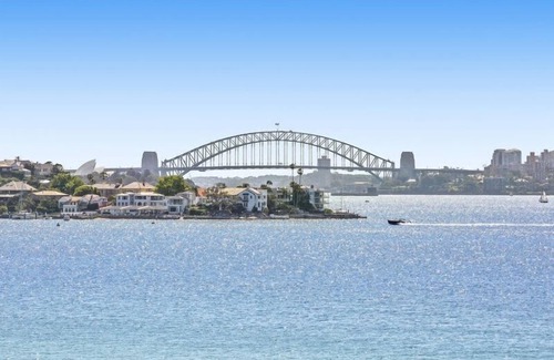 Rose Bay Apartment | Cosy and Quiet Walk to Beach and Harbor