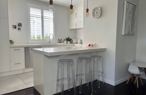 Remuera House | Cosy and stylish home. Home away from home.