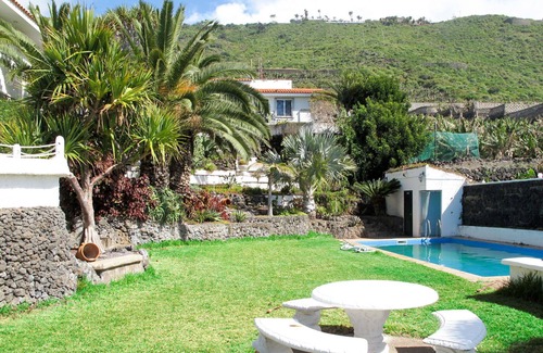 La Matanza de Acentejo Apartment | Cosy apartment for 4 guests with WIFI, pool, TV, patio and parking
