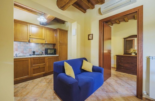 Orentano Apartment | Cosy apartment for 5 people with pool, A/C, WIFI, TV and patio