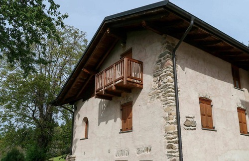 Calceranica al Lago Apartment | Cosy apartment for 4 guests with TV, balcony, pets allowed, panoramic view and parking