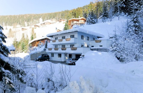 Ramsau im Zillertal Apartment | Cosy apartment for 14 guests with WIFI, TV and terrace