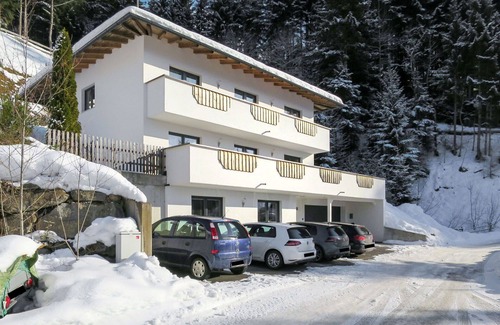Ramsau im Zillertal Apartment | Cosy apartment for 14 guests with WIFI, TV and terrace