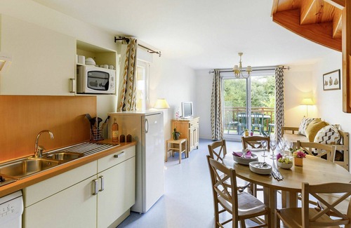 Saint-Briac-sur-Mer Apartment | Cosy apartment for 4 guests with WIFI, pool, TV, terrace, pets allowed and parking