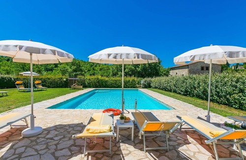 Collalto House | Cosy apartment in villa for 16 guests with A/C, private pool, WIFI, TV and patio