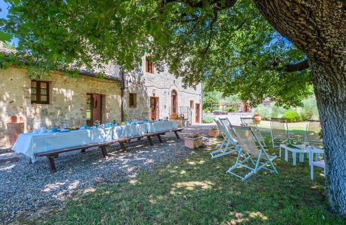 Collalto House | Cosy apartment in villa for 16 guests with A/C, private pool, WIFI, TV and patio