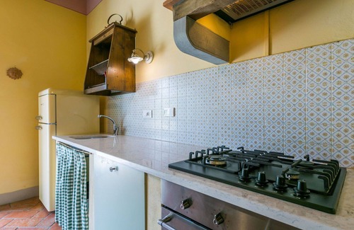 Rosignano Marittimo Apartment | Cosy apartment for 7 guests with WIFI, pool, A/C, TV, patio, pets allowed and panoramic view