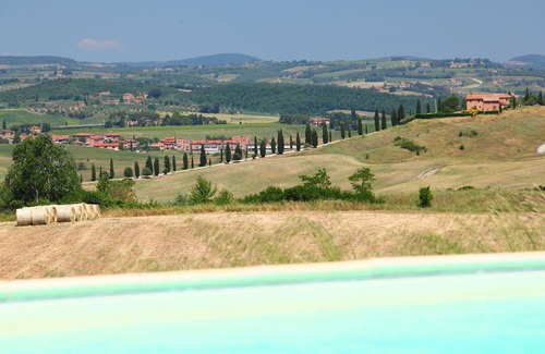 Ponte di Gabbiano Villa | Cosy apartment in villa for 4 guests with pool, WIFI, TV, pets allowed and parking, close to Siena