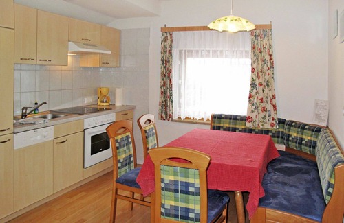 St. Valentin auf der Haide Apartment | Cosy apartment for 4 guests with WIFI, TV and terrace