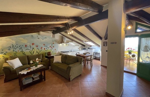 Montechiaro dʼAsti Apartment | Cosy apartment for 2 guests with A/C, WIFI, TV, patio and pets allowed