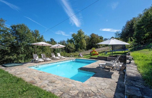 Monastero Bormida Apartment | Cosy apartment for 2 people with WIFI, pool and TV