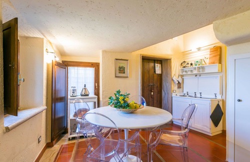 Casale Marittimo Apartment | Cosy apartment for 2 guests with WIFI, terrace and pets allowed