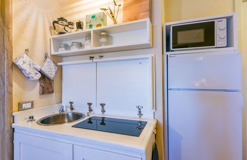 Casale Marittimo Apartment | Cosy apartment for 2 guests with WIFI, terrace and pets allowed