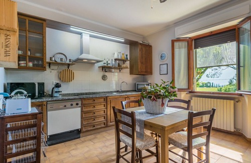 Casale Marittimo Apartment | Cosy apartment for 5 people with pool, WIFI, TV, patio and pets allowed
