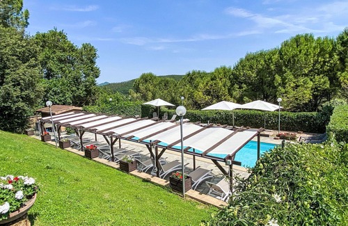 Casale Marittimo Apartment | Cosy apartment for 5 people with pool, WIFI, TV, patio and pets allowed