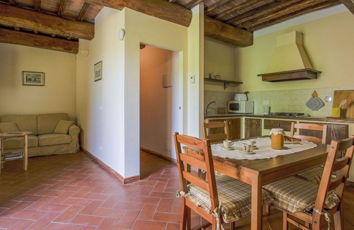 Sesto Fiorentino Villa | Cosy apartment in villa for 3 people with pool, WIFI, TV, patio and pets allowed