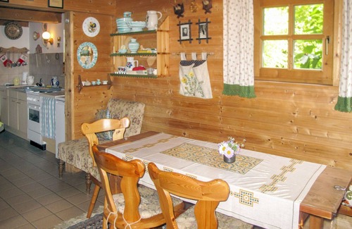 Treffen Villa | Cosy apartment in villa for 4 guests with WIFI, TV, patio and pets allowed