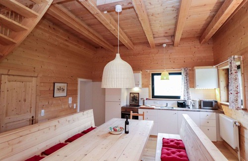 Muhldorf Apartment | Cosy apartment for 9 people with WIFI and TV